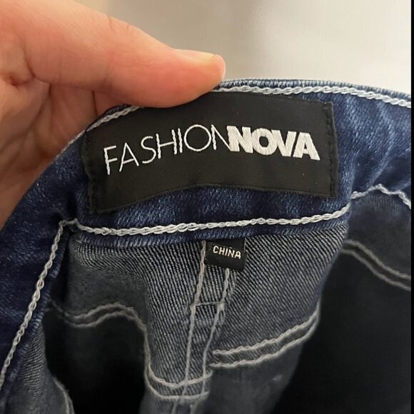 FashionNova Can't Control It Cargo Jeans - Dark Wash - Picture 6 of 8